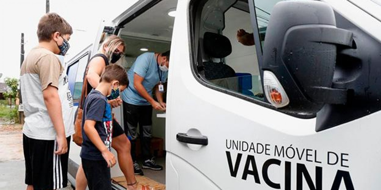 Crianças começam a ser vacinadas contra a Covid-19 em Unidade Móvel