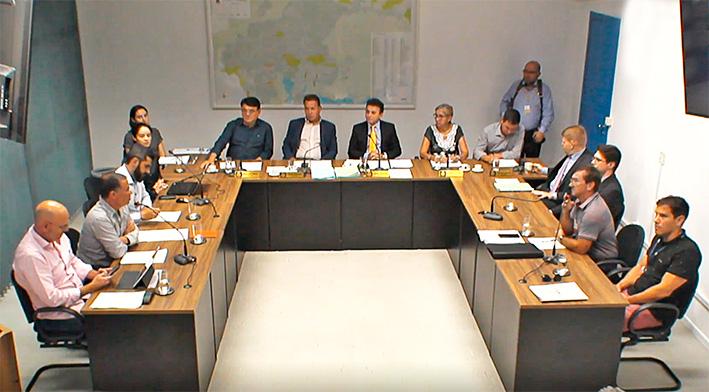 Comissão de Urbanismo fez nova reunião para debater o serviço de tapa-buracos em Joinville.