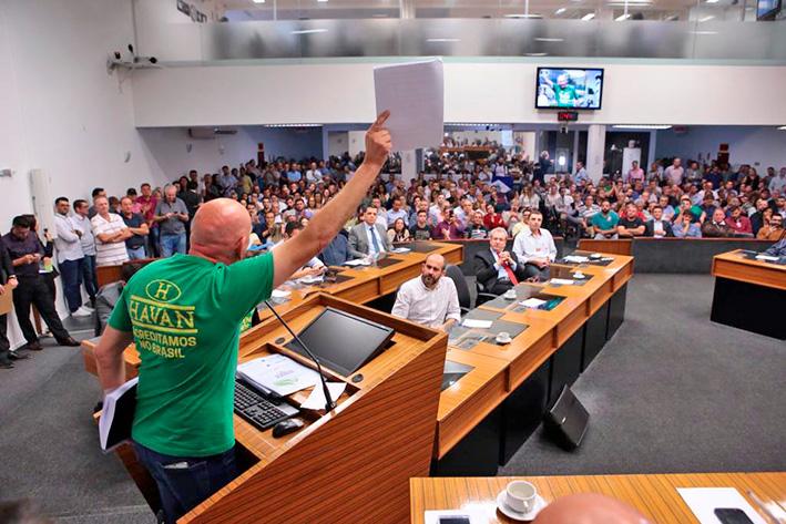 O Efeito Luciano Hang na Câmara de Vereadores de Joinville